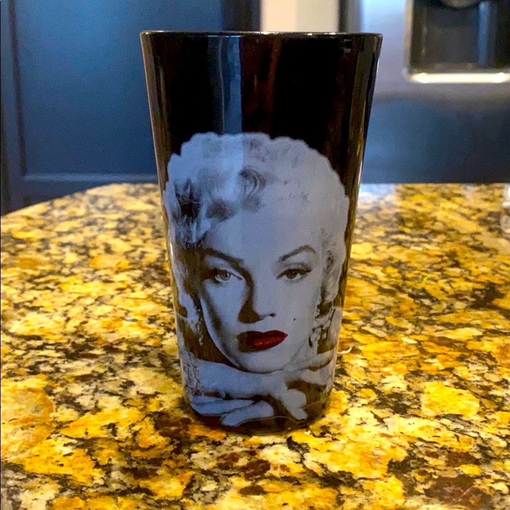 Marilyn Monroe glass cup